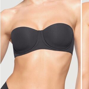 NWOT Skims Fits Everybody black strapless bra